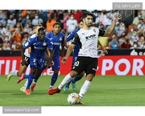 瓦伦西亚球迷抗议持续，俱乐部运营与竞技表现面临双重压力